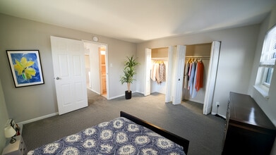 Riverview Crossings in Bensalem, PA - Foto de edificio - Building Photo