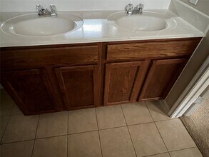 9331 Harts Garden Ln in Houston, TX - Building Photo - Building Photo