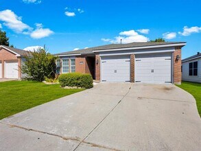 4305 Falcon Dr in Sherman, TX - Building Photo - Building Photo