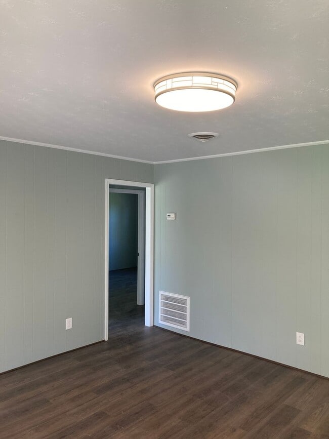 915 W 56th St in Anniston, AL - Building Photo - Building Photo