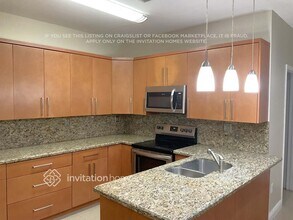 7663 N Southwood Cir in Davie, FL - Building Photo - Building Photo