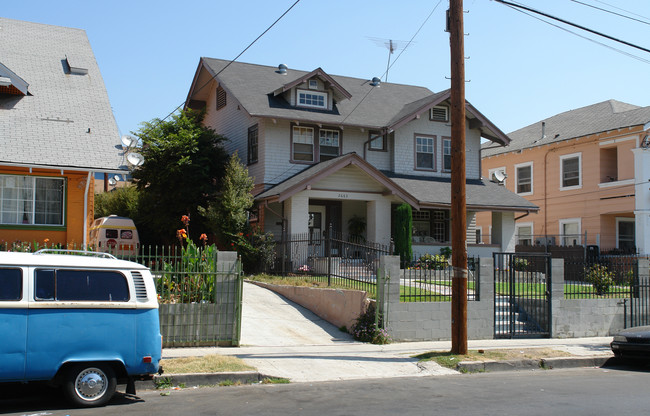 2663 San Marino St in Los Angeles, CA - Building Photo - Building Photo