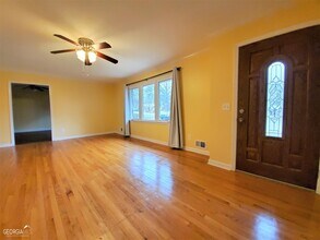 48 Leigh St in Commerce, GA - Building Photo - Building Photo