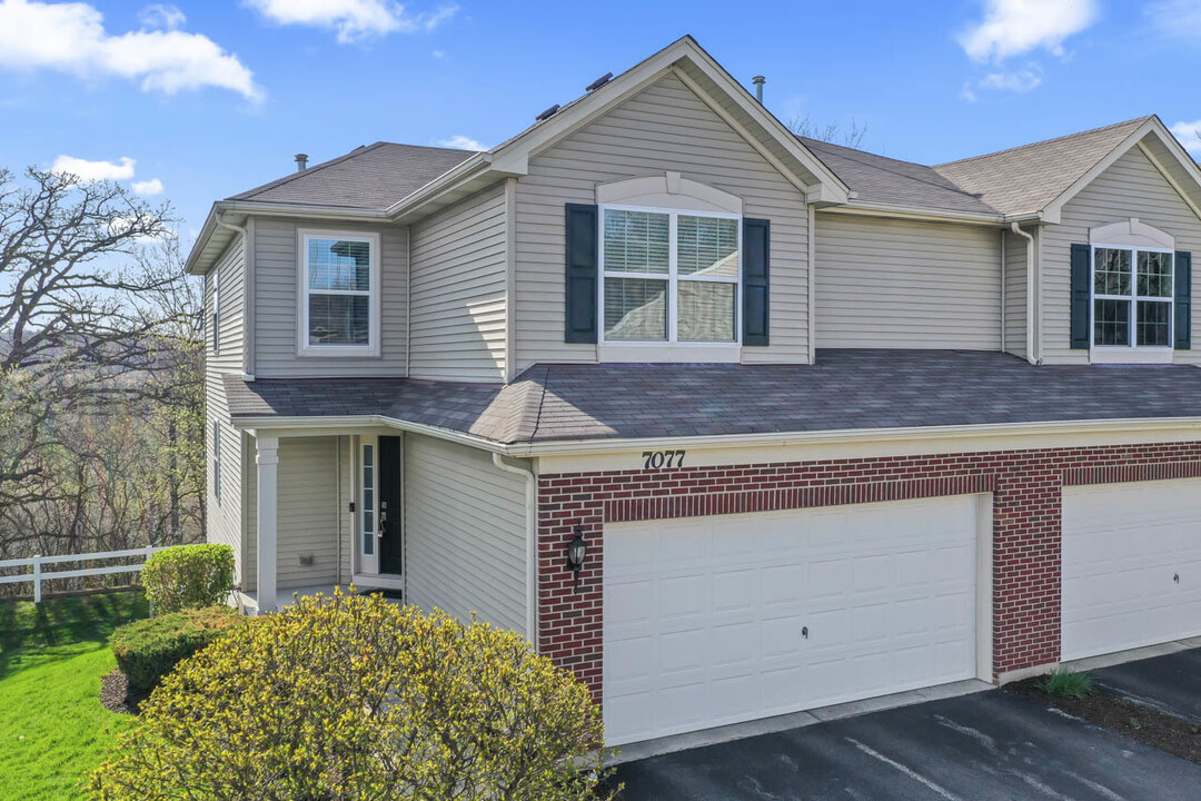 7077 Hidden Green Cir in Fox Lake, IL - Building Photo