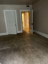 1304 Ridge Ave, Unit 3rd floor in Coraopolis, PA - Building Photo - Building Photo