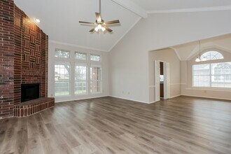 712 Stain Glass Dr in Desoto, TX - Building Photo - Building Photo