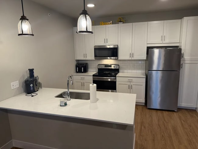 5314 Brady Way, Unit Sweet, Suburban Stay: Pea in Lake St. Louis, MO - Building Photo - Building Photo