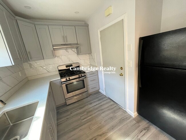 73 Marshall St, Unit #2