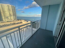 6969 Collins Ave, Unit 903 in Miami, FL - Building Photo