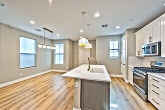 11697 Redwood Mountain Ave in Las Vegas, NV - Building Photo - Building Photo