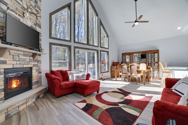 property at 1121 Cobblewood Rd