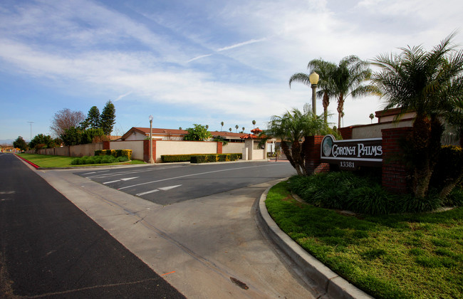 Corona Palms in Corona, CA - Foto de edificio - Building Photo