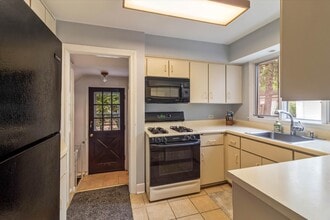 745 Greenview Pl in Lake Forest, IL - Building Photo - Building Photo