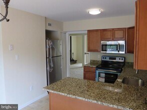 12820 Cara Dr in Woodbridge, VA - Building Photo - Building Photo