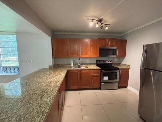 property at 400 Commodore Dr