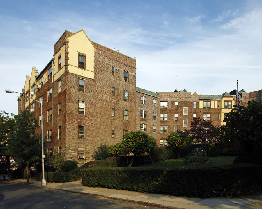 Fieldston Garden Apartments in Riverdale, NY - Foto de edificio