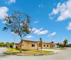 17255 NW 72nd Ct in Hialeah, FL - Building Photo