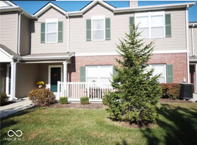 13249 Komatite Way in Fishers, IN - Building Photo