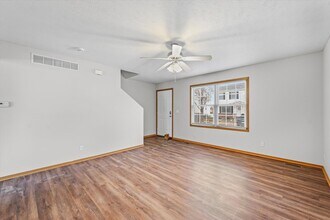 224 Crossing Dr in Normal, IL - Building Photo - Building Photo