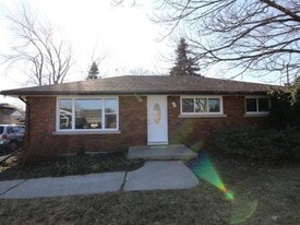 105 Harold Av in Brantford, ON - Building Photo