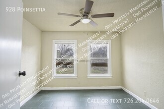 928 Poinsettia St in San Antonio, TX - Building Photo - Building Photo