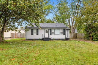 13113 Ashlawn Dr in Louisville, KY - Foto de edificio - Building Photo