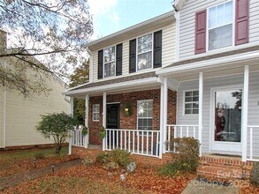 8244 Circle Tree Ln in Charlotte, NC - Building Photo - Building Photo