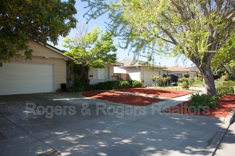 4690 Williams Rd in San Jose, CA - Building Photo