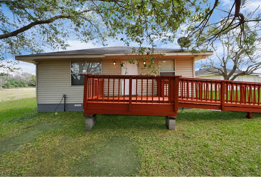 1519 Woody Rd in Pearland, TX - Building Photo