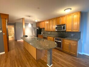 5820 Oakwood Dr in Lisle, IL - Building Photo - Building Photo