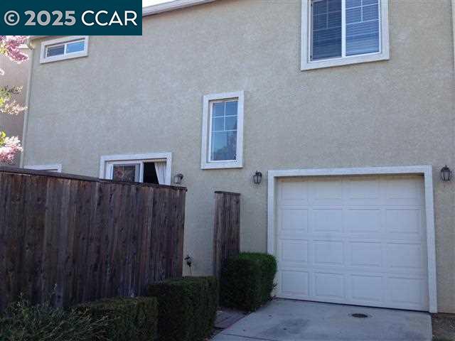 1646 Old Bridge Way in Stockton, CA - Building Photo - Building Photo