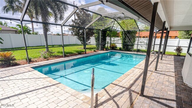 property at 1702 SE 14th St