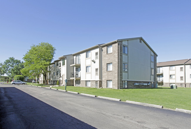 Farmington View Apartments in Farmington Hills, MI - Building Photo - Building Photo
