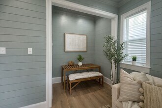 5036 Golden Forest Dr in Houston, TX - Foto de edificio - Building Photo