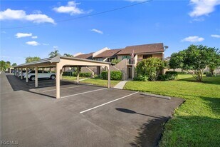 15456 Admiralty Cir in North Fort Myers, FL - Building Photo
