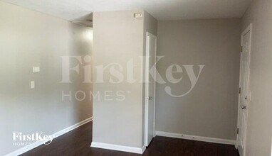 9331 Forest Hills Dr in Tampa, FL - Building Photo - Building Photo