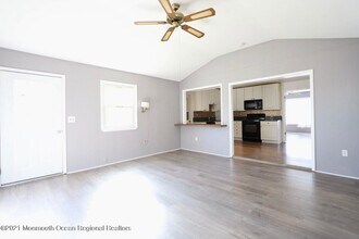 17 Commodore Ct in Barnegat Township, NJ - Building Photo - Building Photo