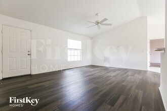 11092 Vanessa Ave in Englewood, FL - Foto de edificio - Building Photo