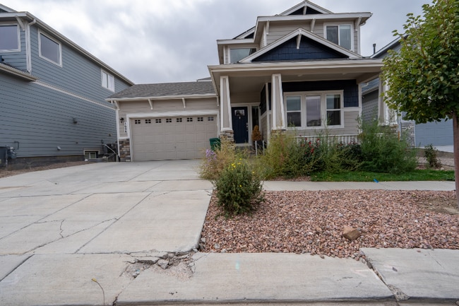 property at 1606 Grand Overlook St