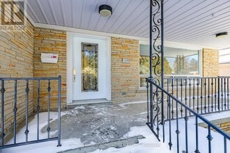 129 Crestwood Rd in Vaughan, ON - Building Photo - Building Photo