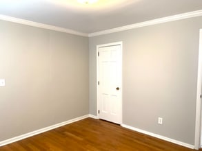 339 Village St in Millis-Clicquot, MA - Foto de edificio - Building Photo