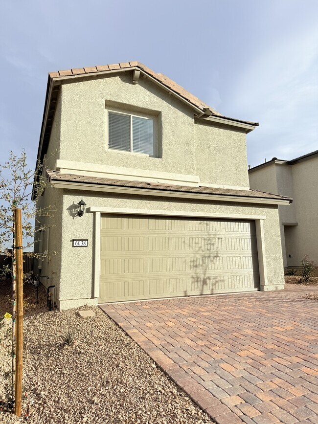6038 Swift Lariat St in Las Vegas, NV - Building Photo - Building Photo