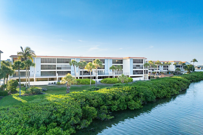 Sandpiper Key in Englewood, FL - Building Photo - Building Photo