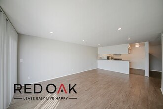 4329 Colfax Ave in Los Angeles, CA - Building Photo - Building Photo