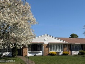 116B Buckingham Dr in Manchester Township, NJ - Building Photo