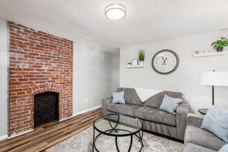 958-976-976 S Champion Ave in Columbus, OH - Building Photo - Building Photo