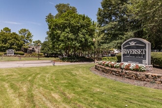Riverset Apartments in Memphis, TN - Foto de edificio - Building Photo