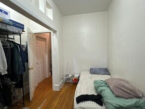 448 Park Dr, Unit 1A in Boston, MA - Building Photo - Building Photo