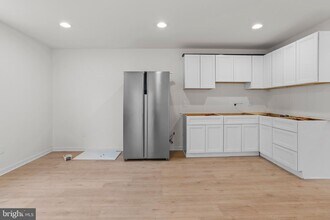 819 11th Ave in Prospect Park, PA - Building Photo - Building Photo