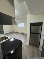 9 River Dr in Danvers, MA - Building Photo